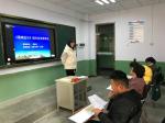 学生进行会计实训答辩